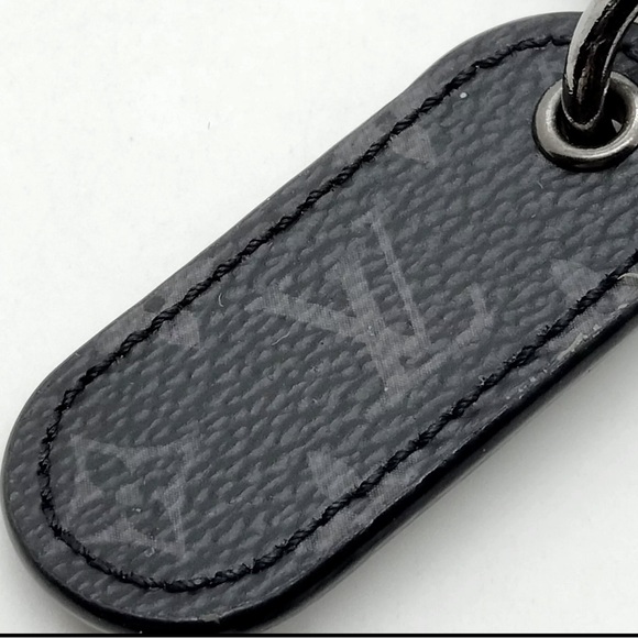 Auth Louis Vuitton Keychain Padded Circle Bag Charm Monogram LV - on sale LV now - Picture 8 of 8
